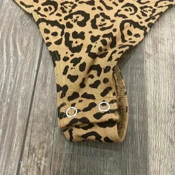 NWT Good American Power Shoulder Animal Print Leopard V-Cut Long Sleeve Size 2 - Picture 5 of 11